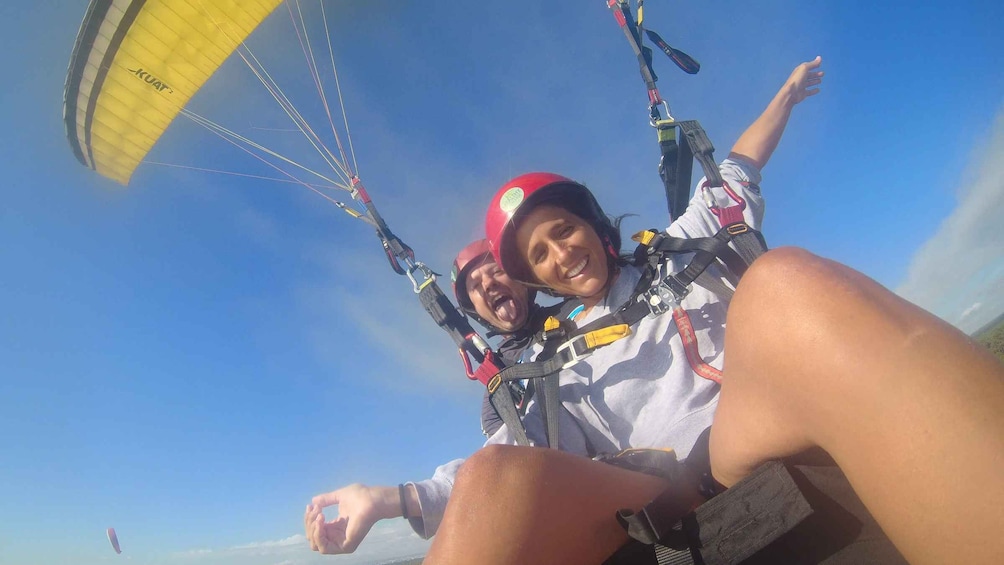 From Lisbon: Paragliding Flight with Transfers