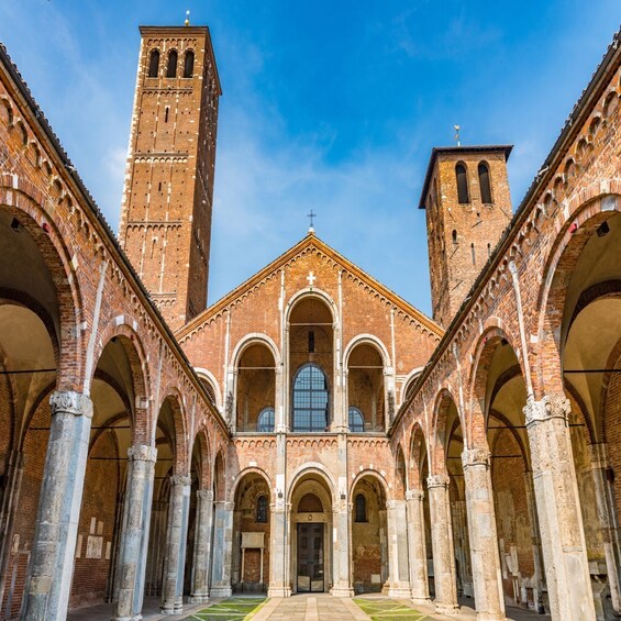 Milan: Basilica di Sant’Ambrogio and Old Town Private Tour