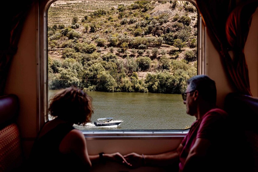 Picture 5 for Activity Pinhão: Douro River Boat Tour with Lunch