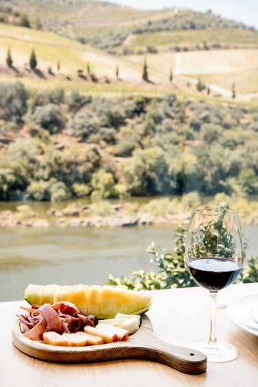 Picture 4 for Activity Pinhão: Douro River Boat Tour with Lunch