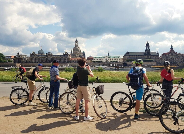 Picture 3 for Activity Dresden: Sightseeing Fahrrad Tour mit Verkostung deu/engl