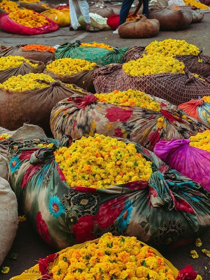 Picture 3 for Activity Local breakfast + Flower market + Pink city tour