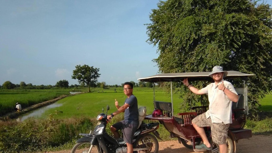 Picture 27 for Activity Battambang,family,tuktuktour,BambooTrain ,Wat Banan,Bat cave