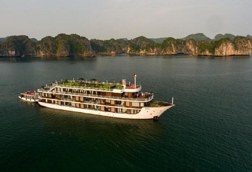 Picture 1 for Activity Ha Long Bay 2 Days 1 Night - 5 star cruise