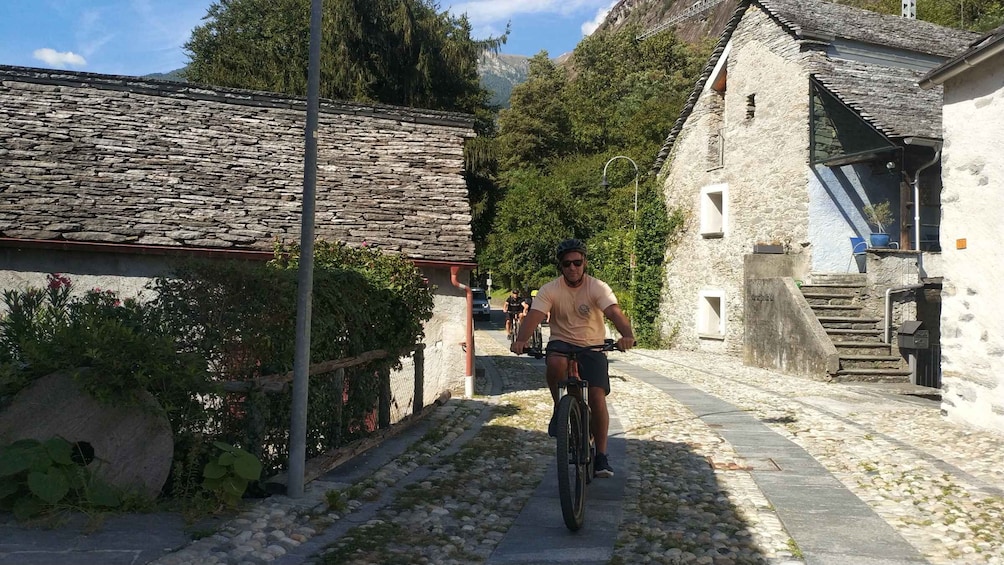 Picture 3 for Activity Locarno and Ascona scenic e-bike cycling tour