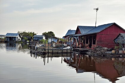 Floating Village Tour with Khmer Meal & Beer