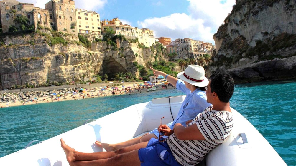 From Tropea: Capo Vaticano Boat Tour with Aperitif