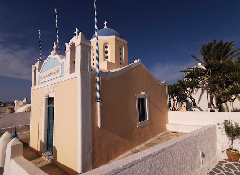 Picture 2 for Activity Authentic Santorini: A Self-Guided Audio Tour in Oia