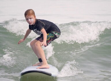 Clase de surf de 1 hora para niños en Phuket