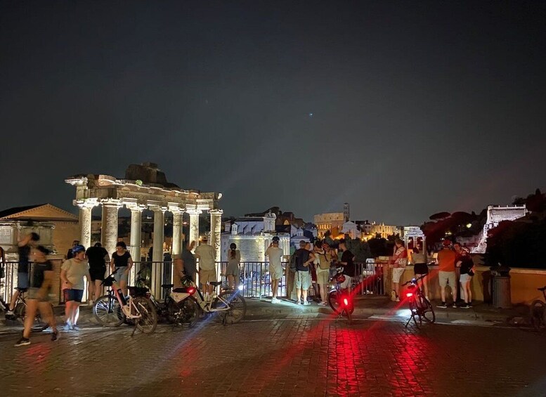 Rome: Guided eBike Evening Tour with italian Aperitif