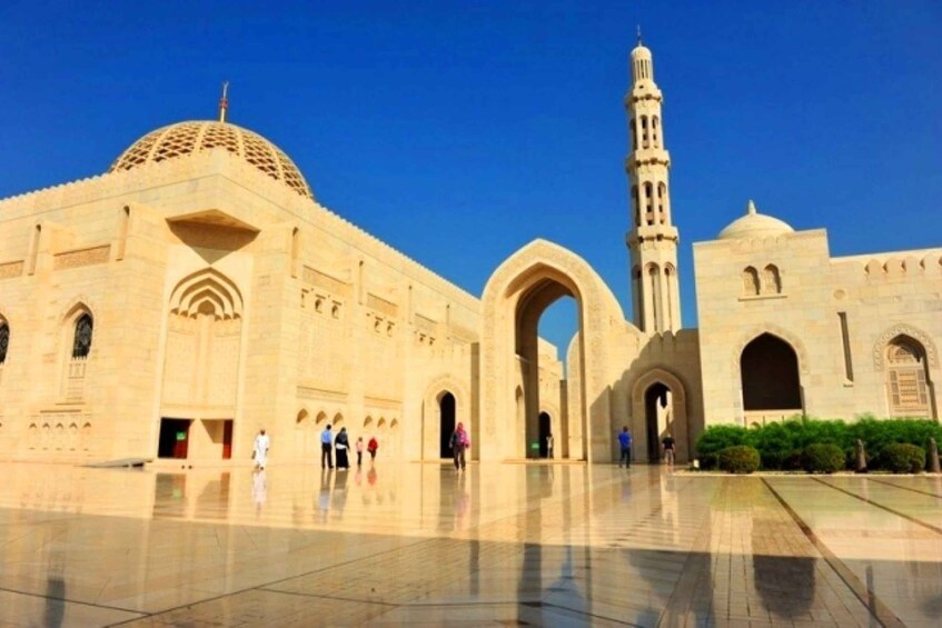 Private Day Trip to Grand Mosque & Wahiba Sands