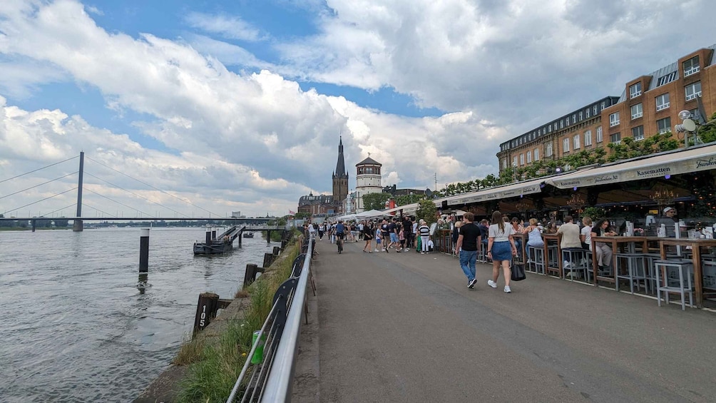 Picture 3 for Activity Düsseldorf: Tipping based - Old Town Walking Tour