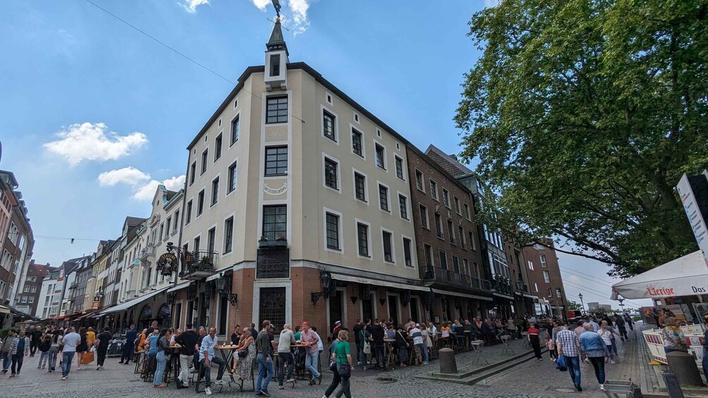 Düsseldorf: Tipping based - Old Town Walking Tour