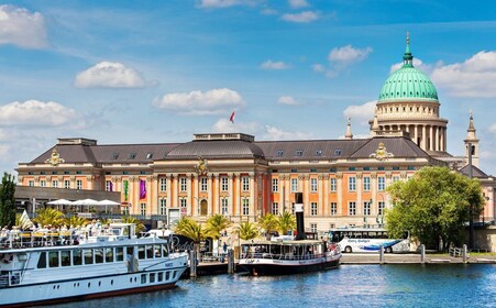 Privat rundtur: Sachsenhausen Memorial & Potsdam från Berlin