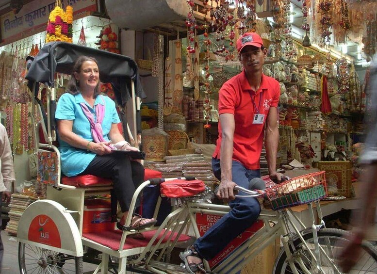 Explore Chandni Chowk: Old Delhi Private Tuk Tuk & Food Tour