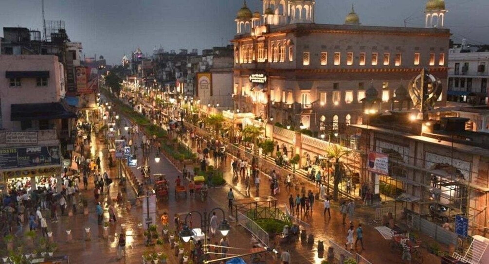 Picture 1 for Activity Old Delhi: Private Tuk Tuk Tour at Chandni Chowk With Food