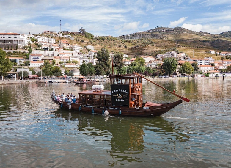 Picture 8 for Activity Pinhão, Douro Valley: 1-Hour Rabelo Boat Tour w/ Audio Guide