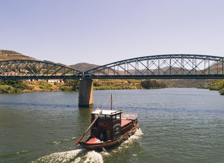 From Pinhão: Douro Valley Rabelo Boat Tour with Audio Guide