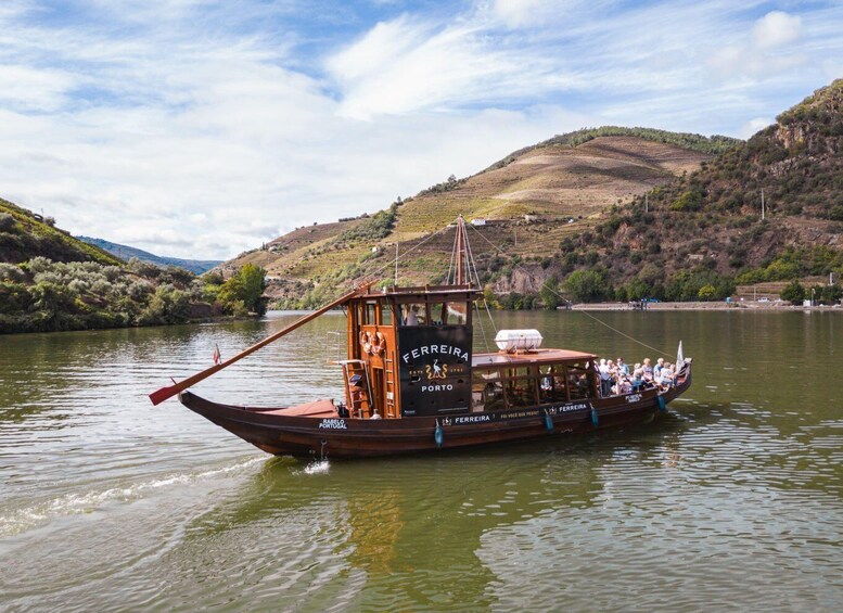 Picture 5 for Activity Pinhão, Douro Valley: 1-Hour Rabelo Boat Tour w/ Audio Guide
