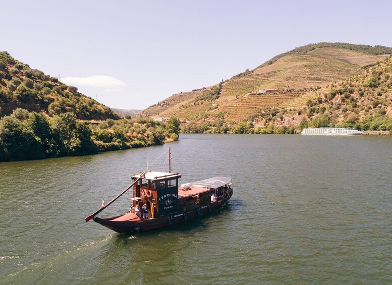 Picture 7 for Activity From Pinhão: Douro Valley Rabelo Boat Tour with Audio Guide