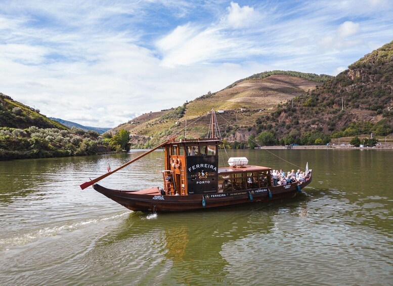 Picture 5 for Activity From Pinhão: Douro Valley Rabelo Boat Tour with Audio Guide