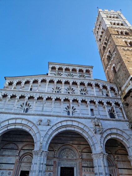 Picture 3 for Activity Lucca: tour tra storia, arte e leggende! (Tour di 2 ore)