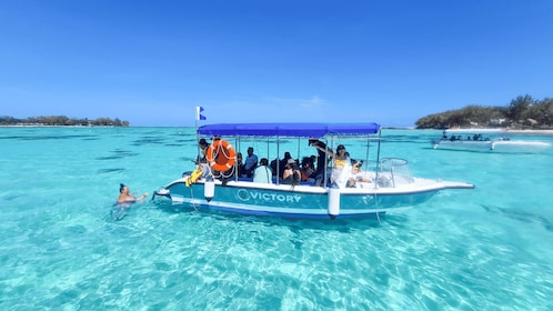 Blue Bay to Île aux Aigrettes: Exclusive Snorkelling Tour