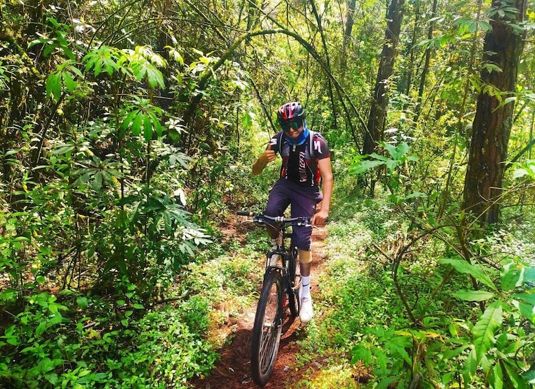 Picture 2 for Activity Valle de Bravo: Mountain bike route