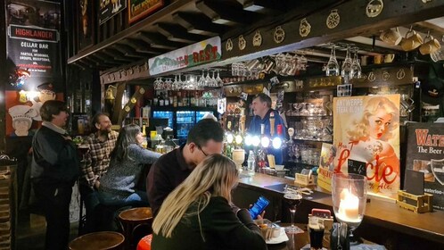 Antwerp: Pub Crawl in the Historical City