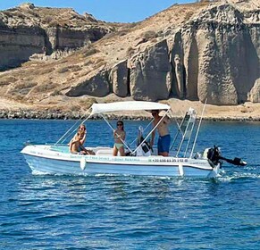 Santorini: License-Free Boat Rental with Snorkelling Gear