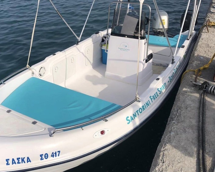 Santorini: License-Free Boat Rental with Snorkeling Gear