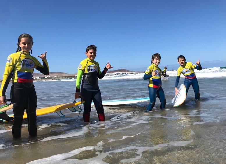 Lanzarote: Famara Beach Surfing Lessons