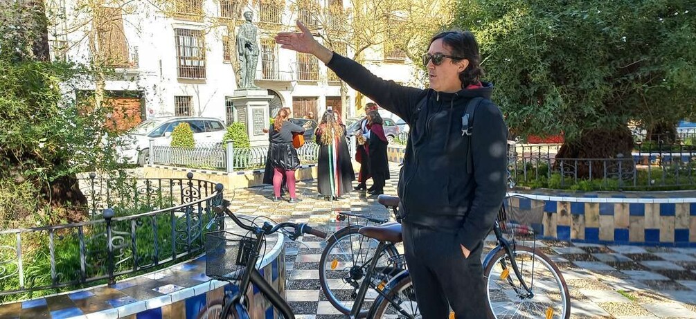 Seville: City Highlights Bike Tour