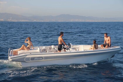 Barco deportivo de motor de alto rendimiento Barcelona-Novurania Yacht