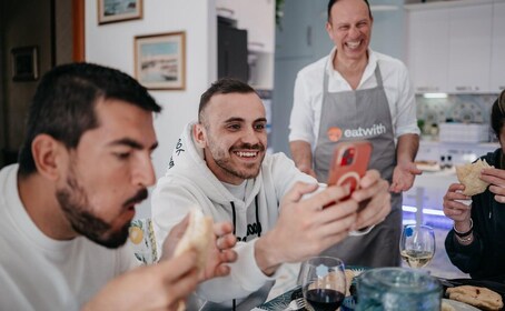 Lag napolitansk pizza med en utsikt over Napoli som ingen andre