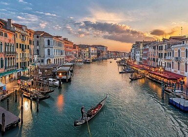 Venice Gems: Campo Sant'Angelo Walk & Gondola Ride