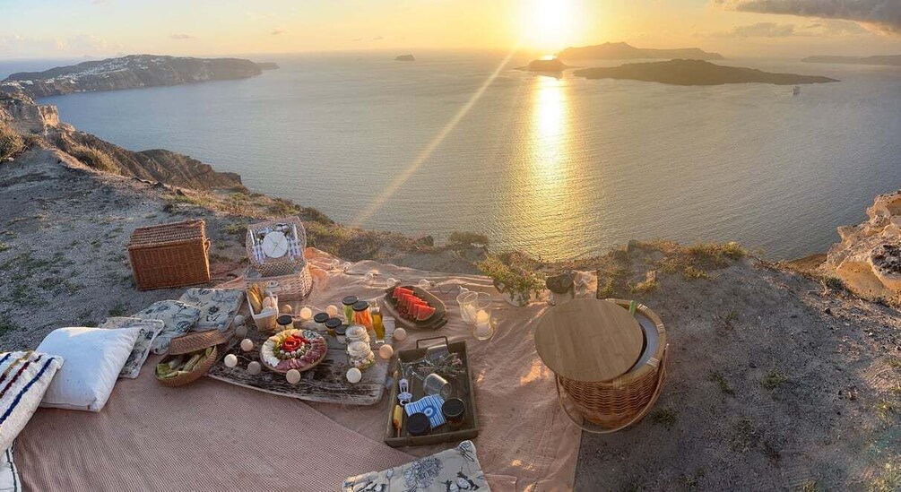 Picture 2 for Activity Uncrowded Santorini Sunset PicNic