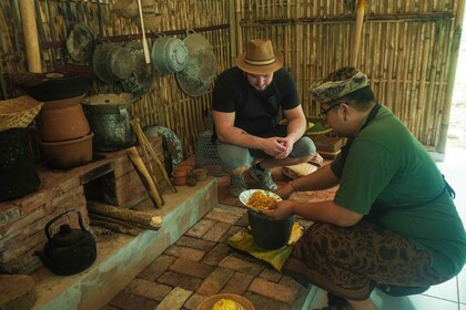 Bali Village Day: Cooking Class, Jamu Course and Transfer