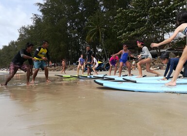 Camps de surf pour adolescents à Phuket