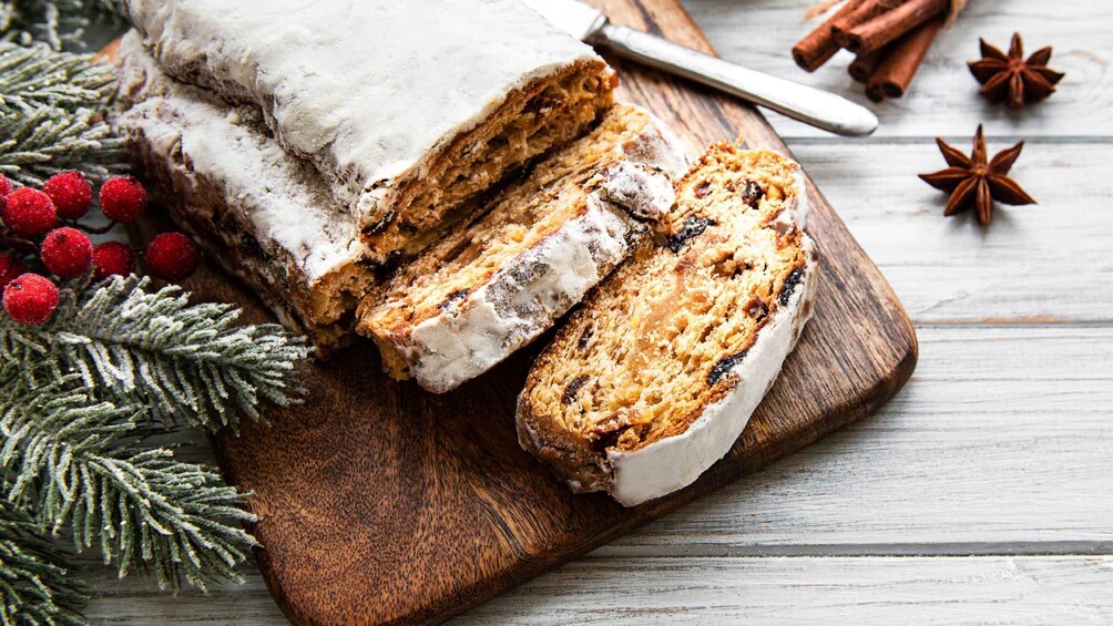 Dresden: Guided Bus Tour to Stollen Bakery with Tasting