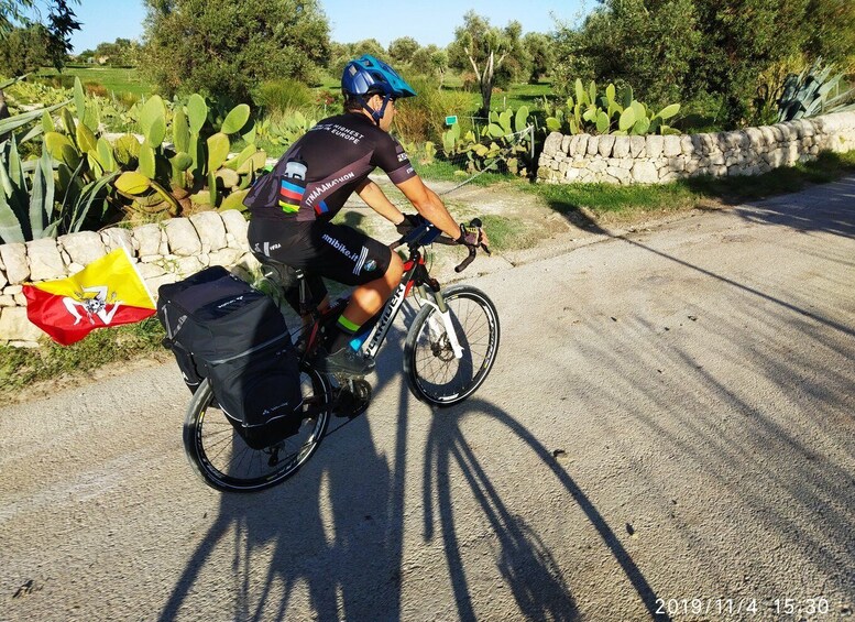 Picture 7 for Activity Syracuse: Guided Bike Tour at Ortigia Island