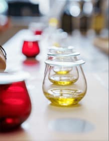 Casco antiguo de Atenas: degustación de aceite de oliva griego y hierbas