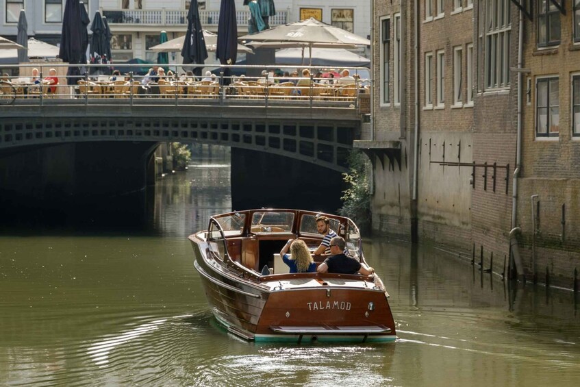 Picture 2 for Activity Dordrecht: City Walking Tour with Boat Ride