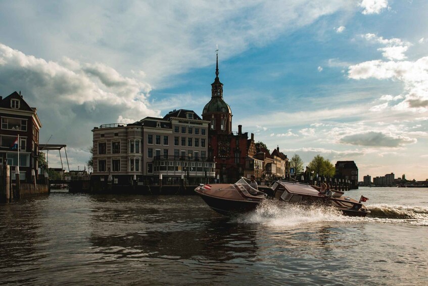 Picture 1 for Activity Dordrecht: City Walking Tour with Boat Ride