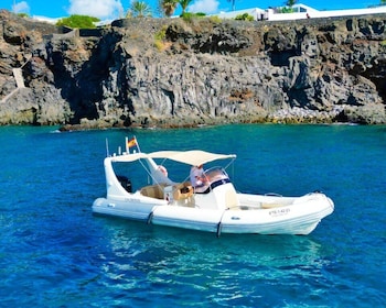 Private Boat Excursion: 2 to 6 Hours of Seaside Bliss