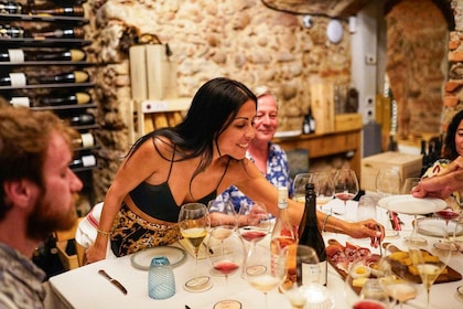 Valeggio：品尝 3 种加尔达葡萄酒和手工制作的意大利饺子