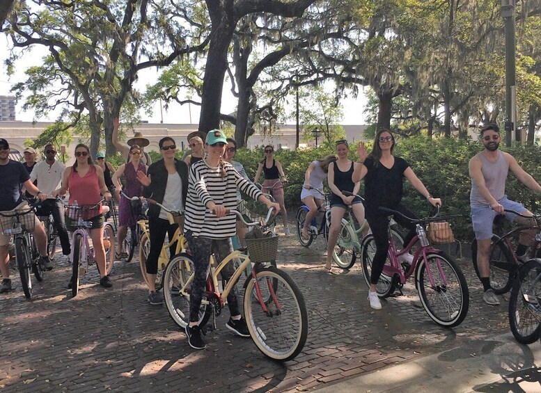 Picture 3 for Activity Savannah: Historical Bike Tour with Tour Guide