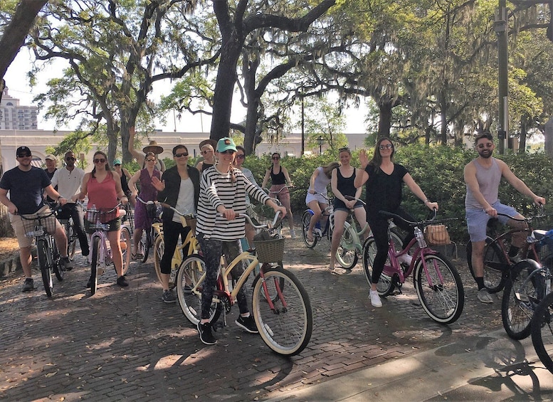 Picture 3 for Activity Savannah: Historical Bike Tour with Tour Guide