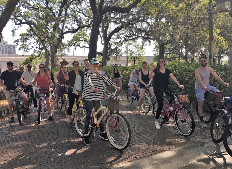 Picture 3 for Activity Savannah: Historical Bike Tour with Tour Guide