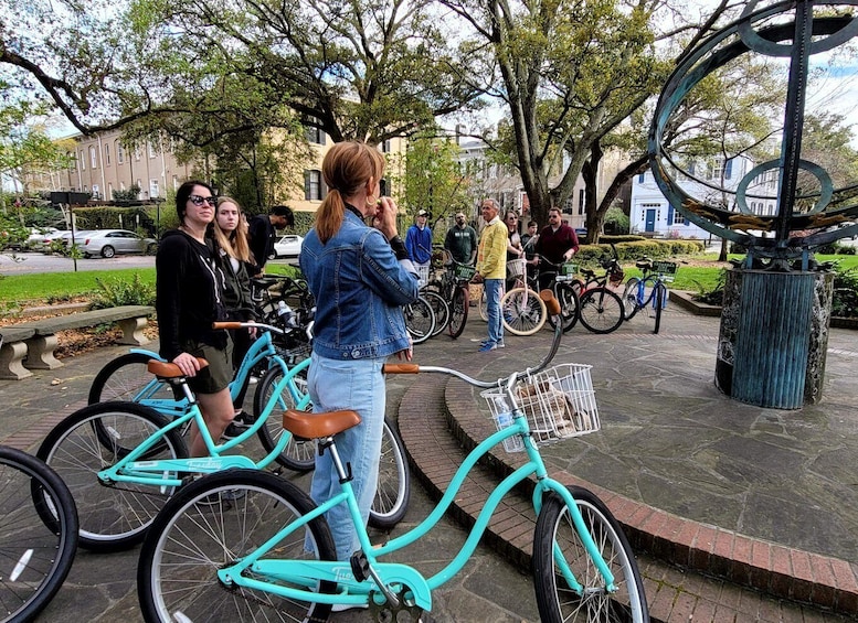 Picture 1 for Activity Savannah: Historical Bike Tour with Tour Guide